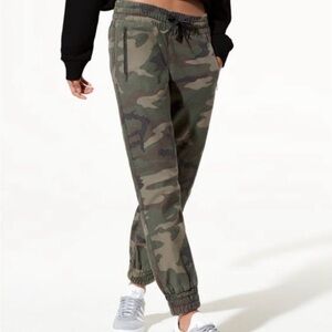 TNA Alix Camo Jogger Pants XS